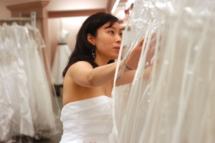 poofy flowing wedding dresses